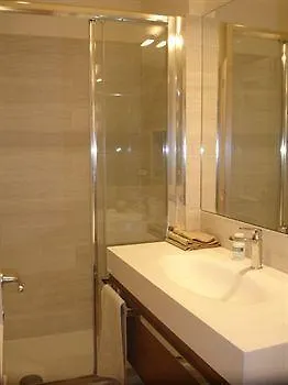 White House Guest house 2*