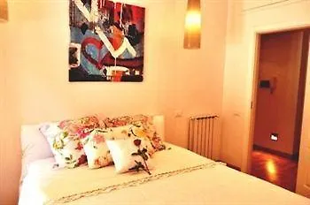 White House Guest house 2*